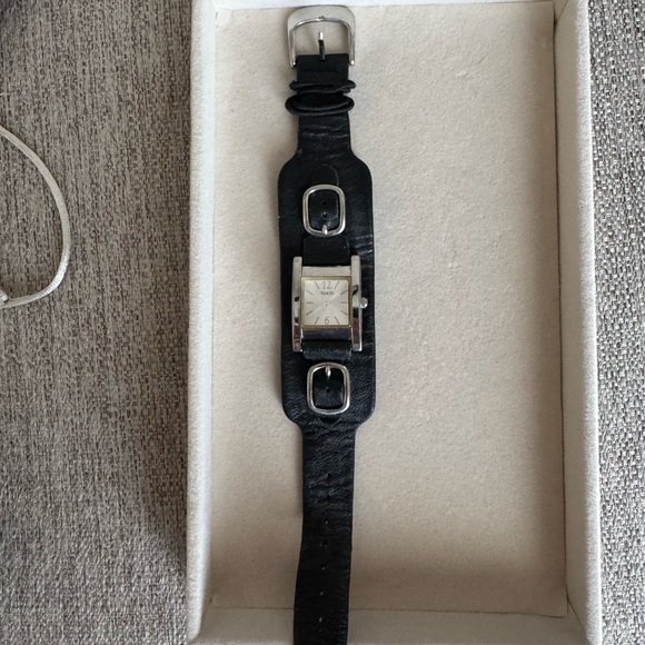 GUESS watch - Picture 2 of 4